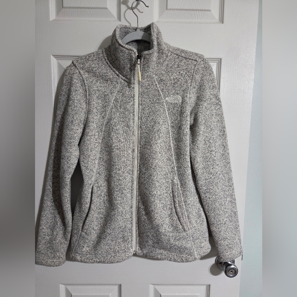 The North Face Women's Gray/Cream Fleece Jacket